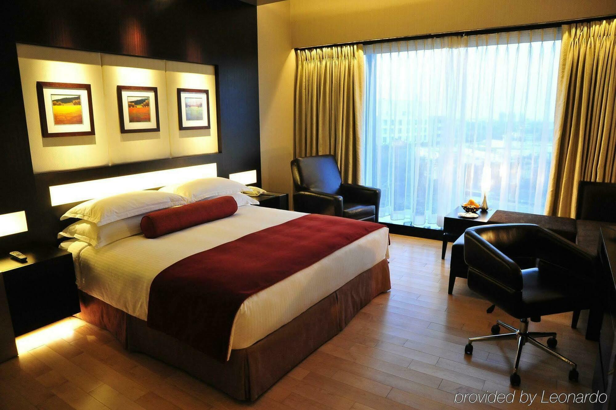 The Oterra Hotel Bangalore Room photo